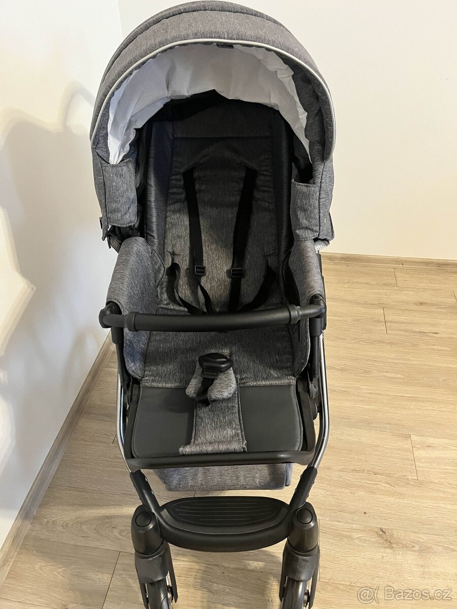 Dětský kombinovaný kočárek - 9