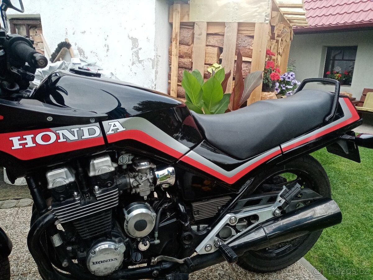 Honda cbx 750 - 9