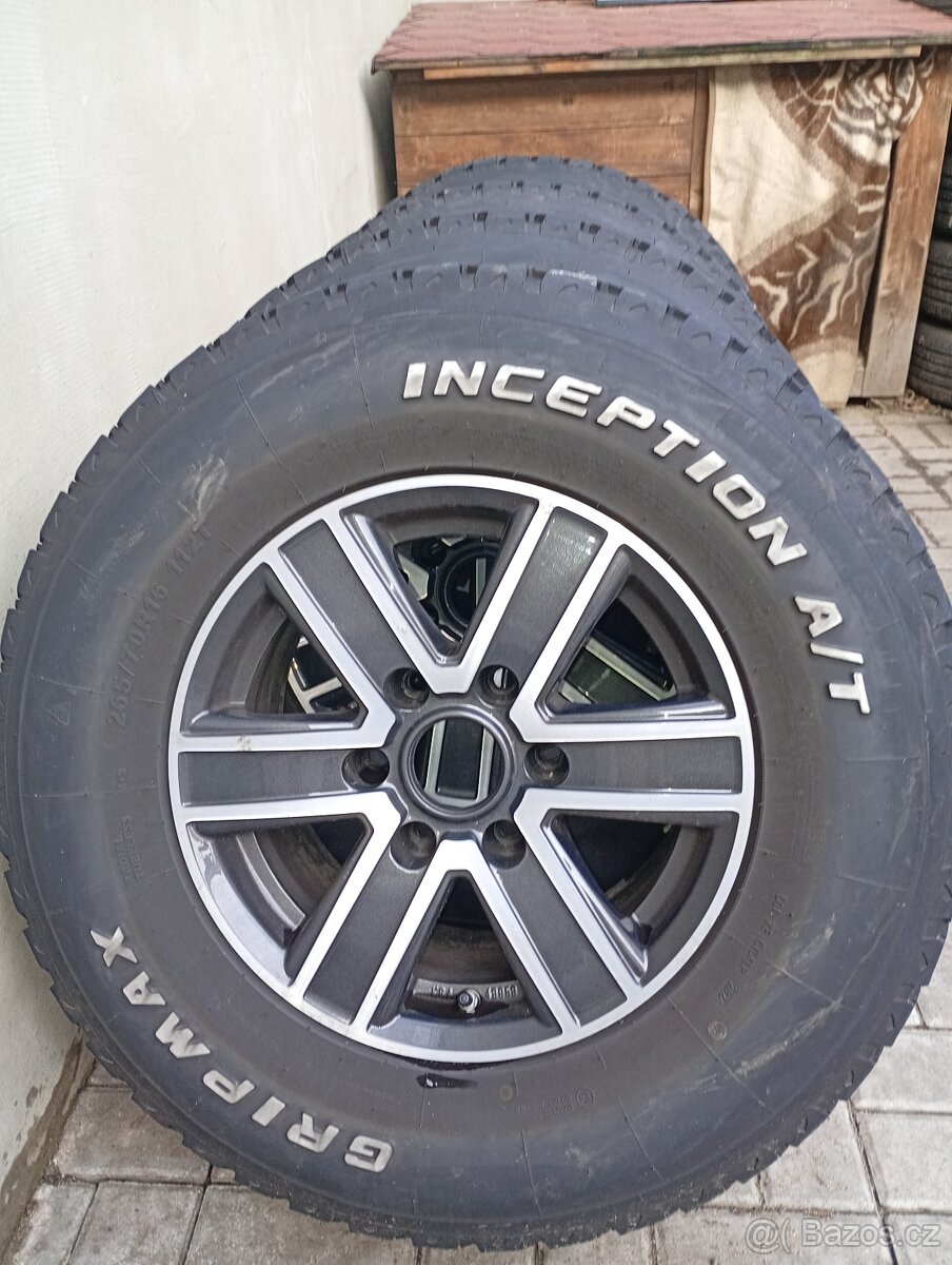 Ford Ranger, Hilux - 9