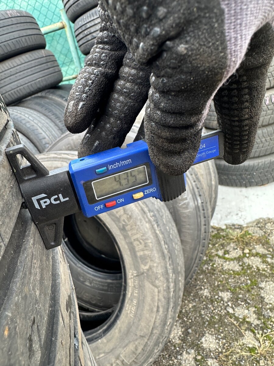 Pneumatiky 255/45R19 - 9