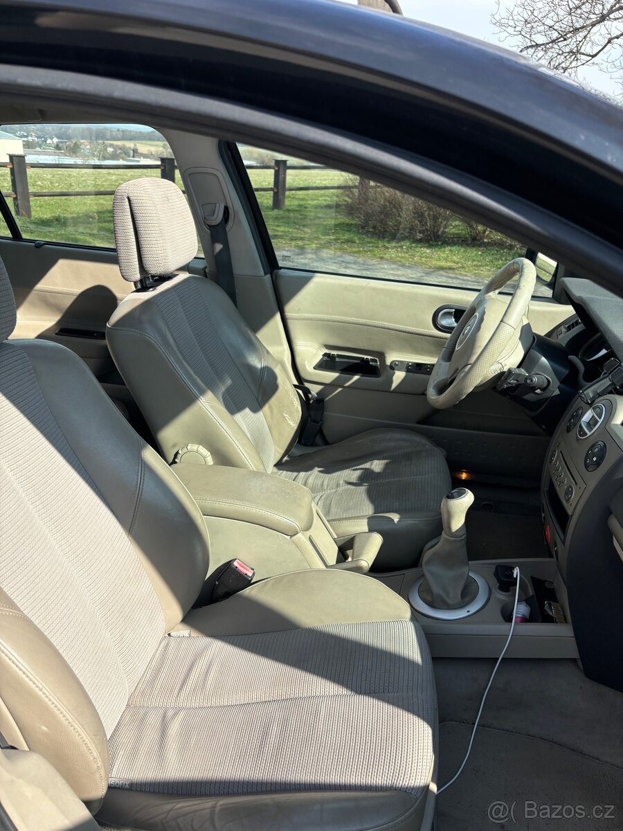 RENAULT MÉGANE 2 - 9