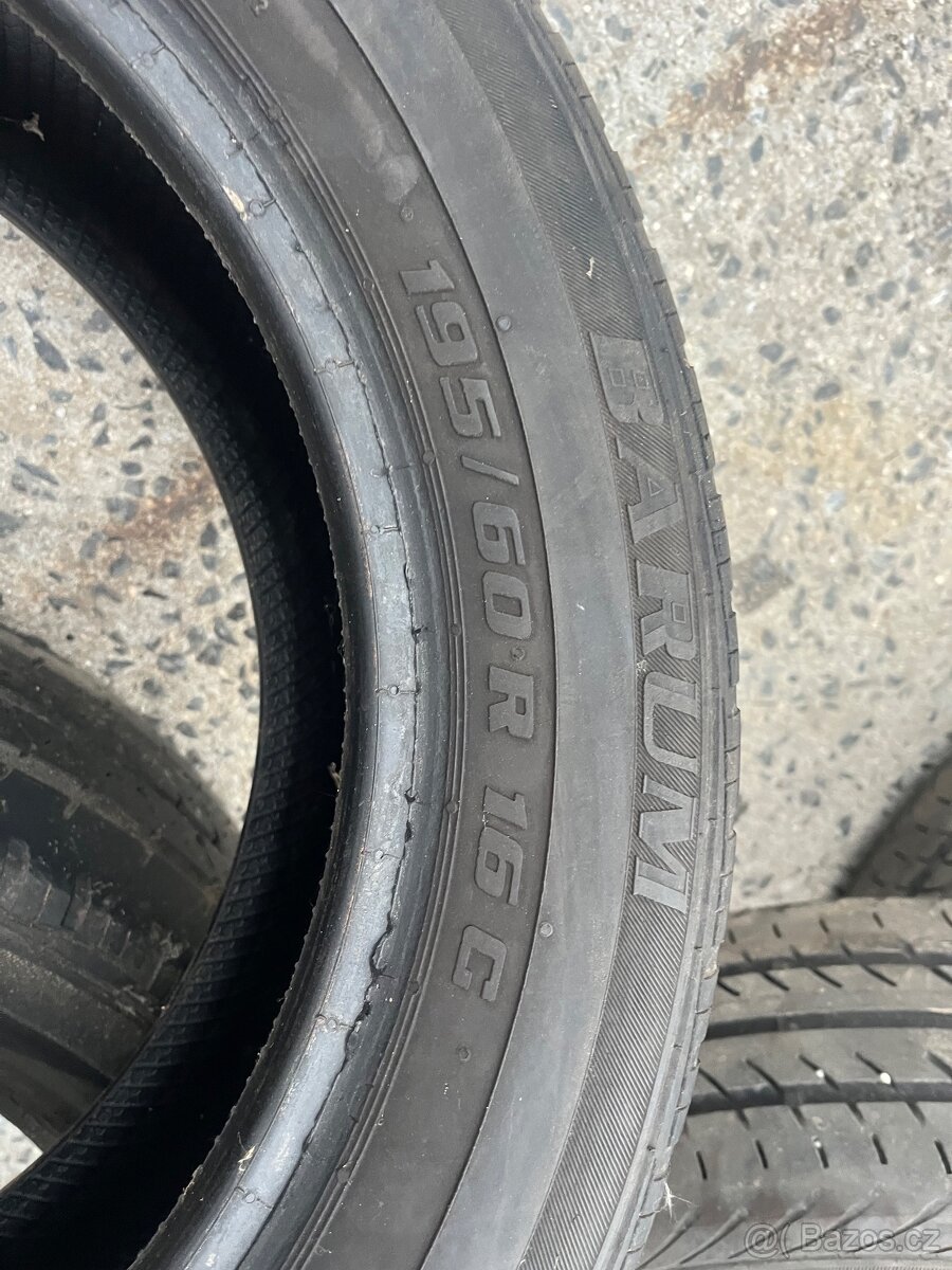 Pneu 195/60/16C - 9