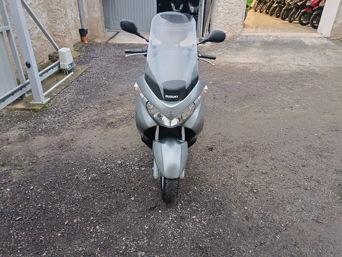 Suzuki Burgman 125i CZ Doklady v ceně - 9