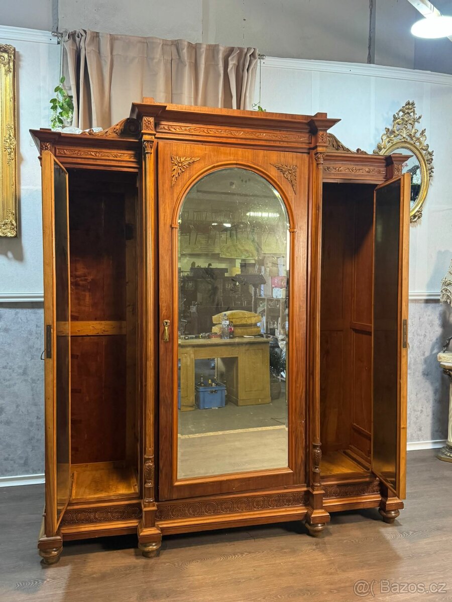 Monumentální šatní skříň (144032) - 9