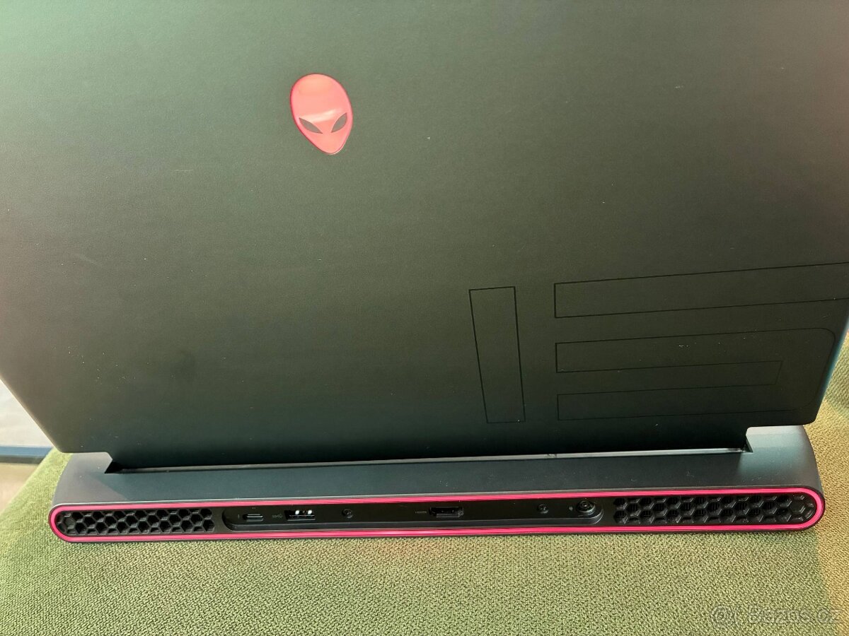 DELL ALIENWARE M15 R7 - 9