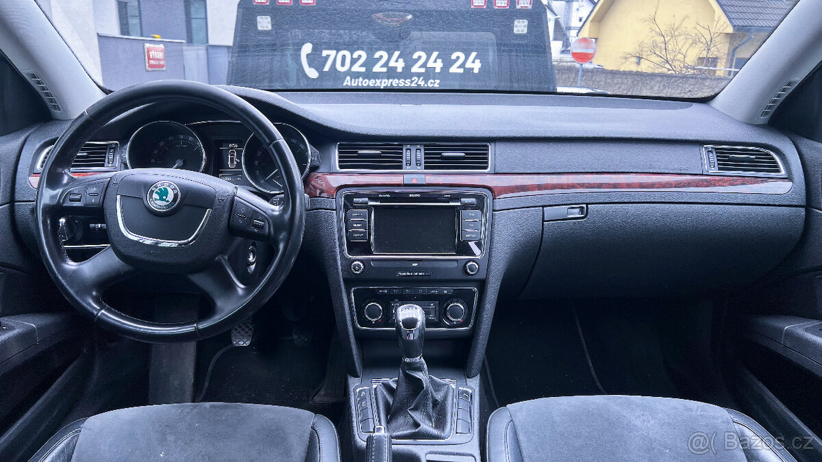 Vůz na náhradní díly Škoda Superb 2 sedan 2011 CFGB KXZ LF8L - 9