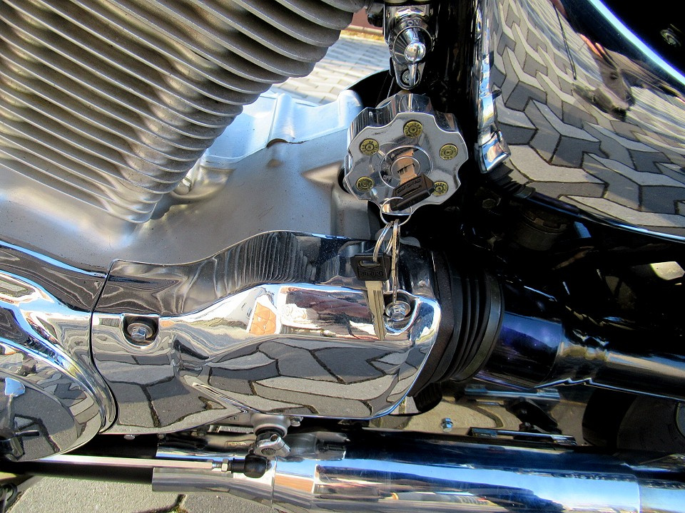 Suzuki VS 1400 Intruder - 9