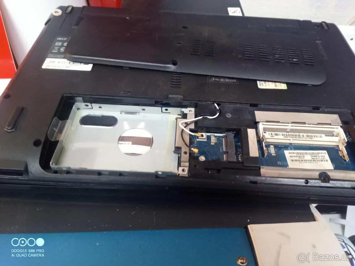 Notebooky 4x poškozené, neúplné, dohodou - 9