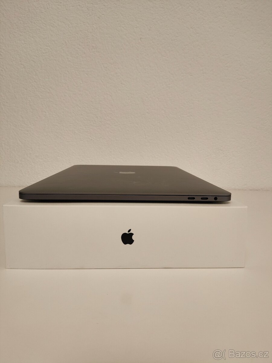 MacBook Pro 15 2016 | i7 • 16GB • 1TB SSD - 9