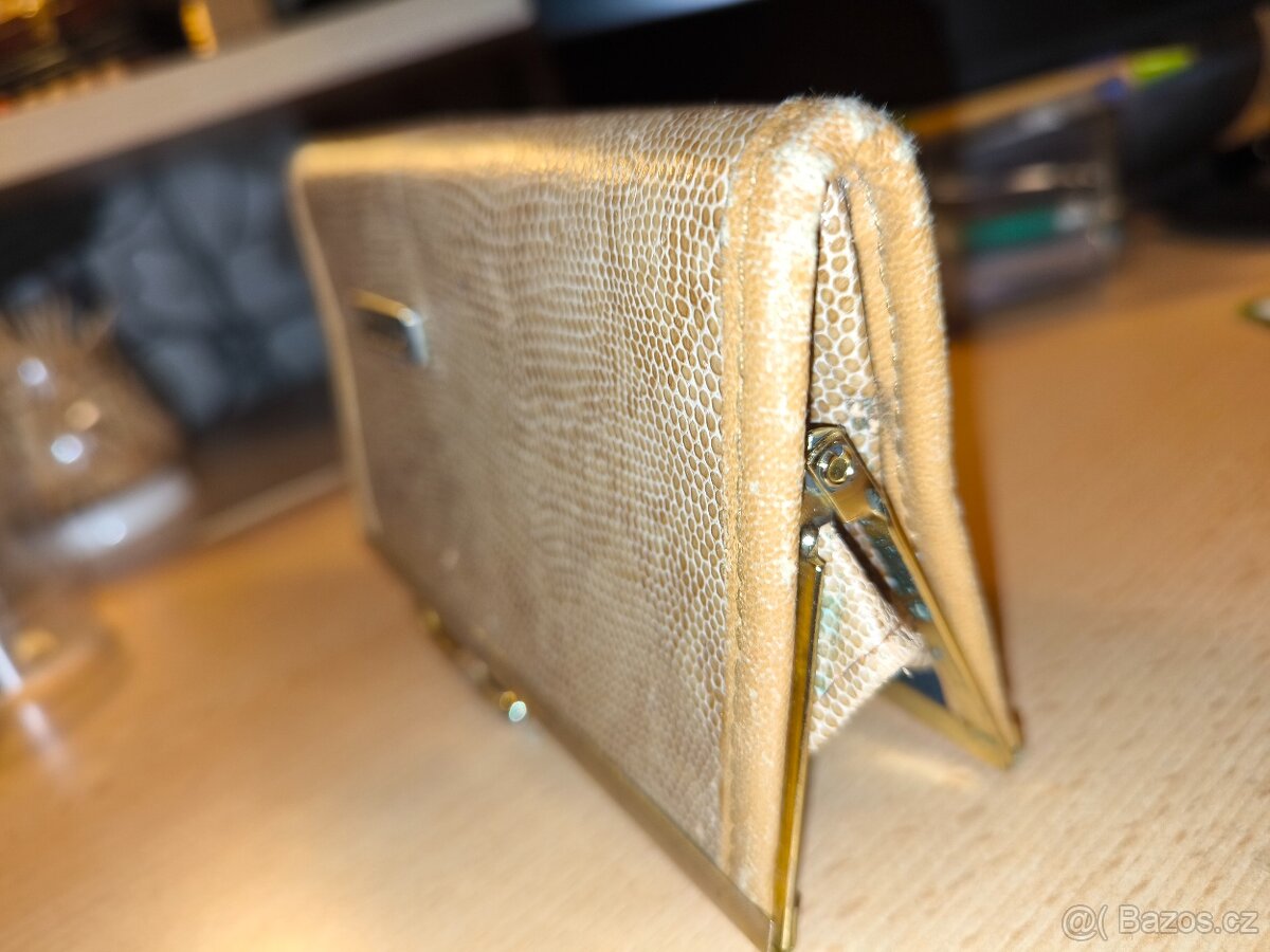 3 malé peněženky. - 9