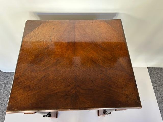 Malá komoda biedermeier okolo roku 1820. - 9