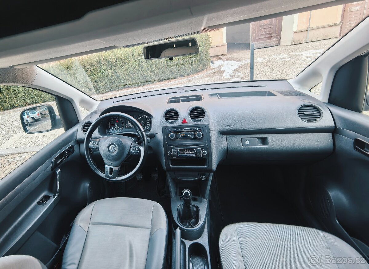 VW Caddy MAXI (long) TDI, 2x šoupačky, tažné, klima - 9
