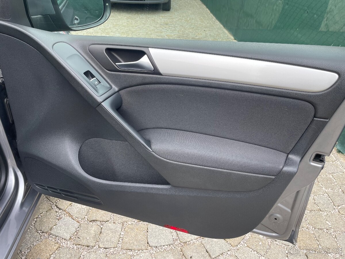 VW GOLF VI. 2.0 TDI 4motion Highline - 9