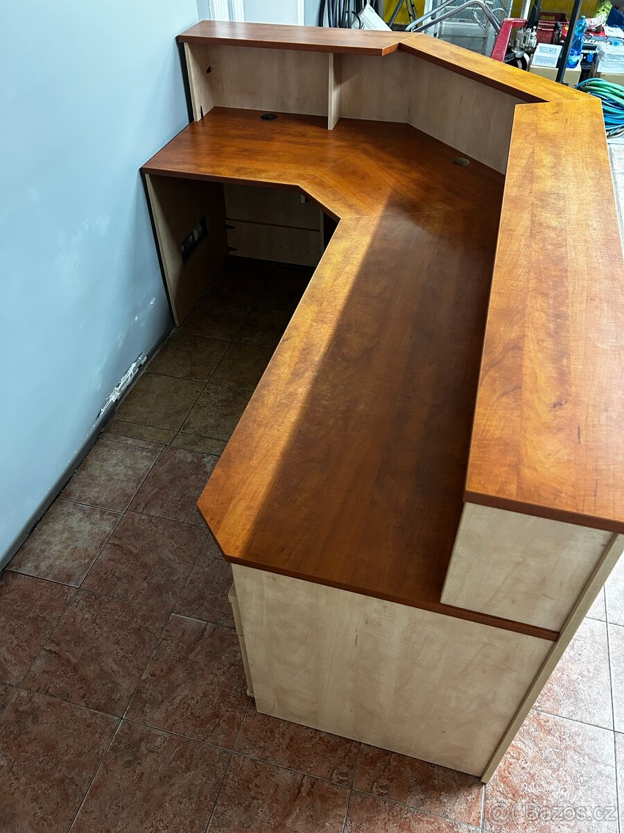 Prodejní pult + PC pracoviště / recepce do obchodu - 9