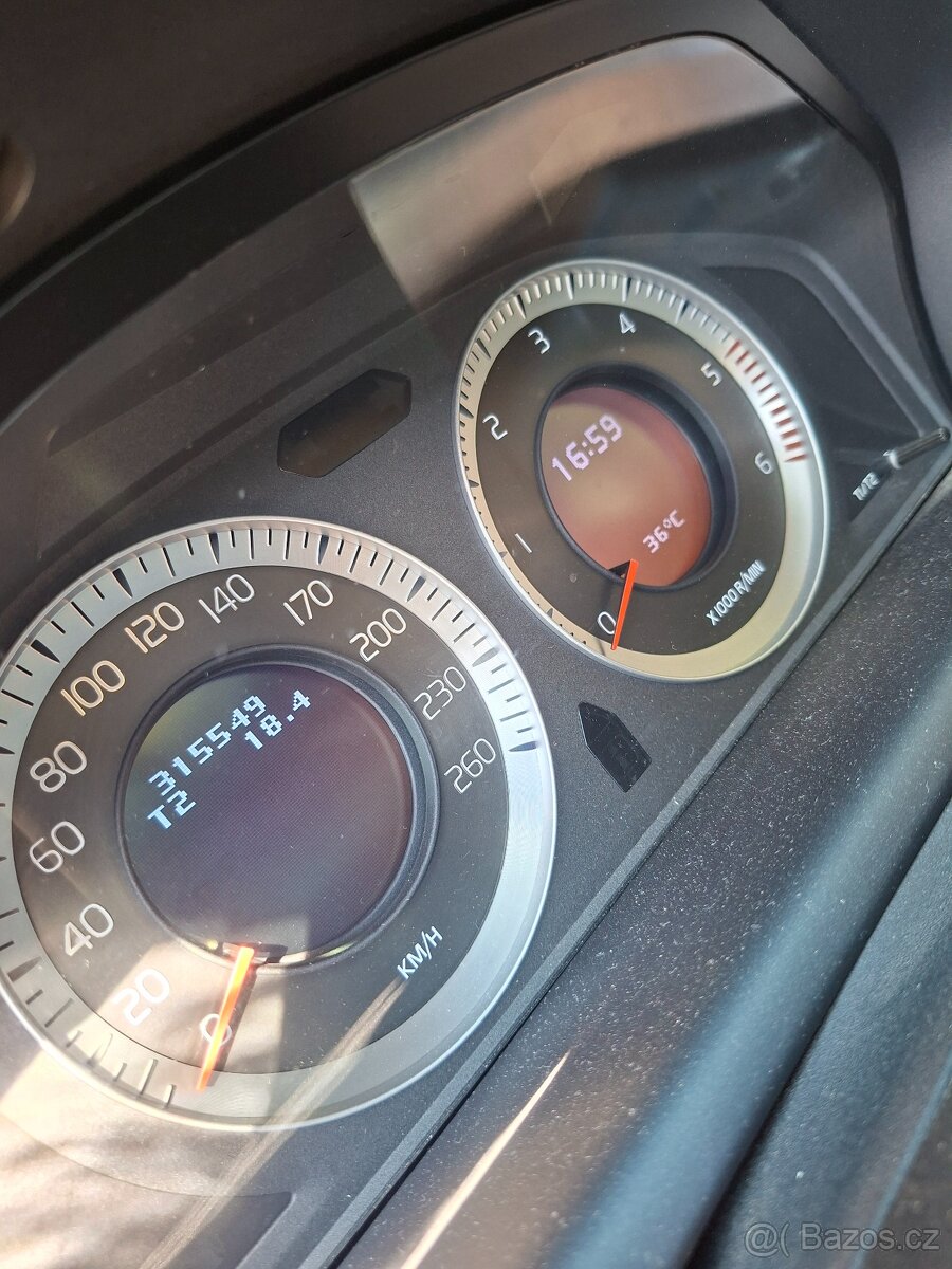 Volvo XC60, 2.4D, 4x4, TOP Výbava Summum - 9
