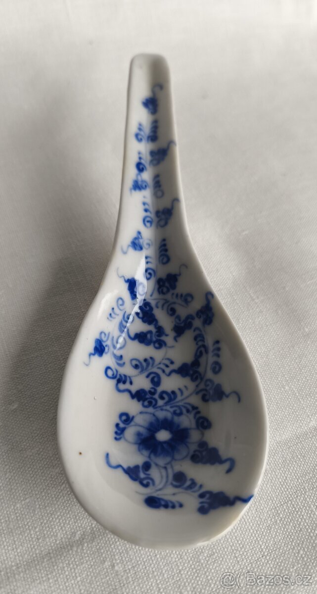 malá sbírka orientálních porcelánových lžiček - 9