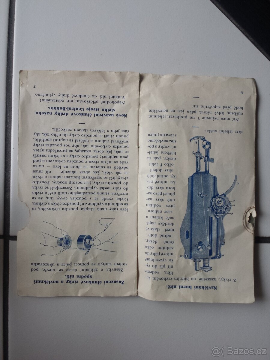 Starožitný skříňový šicí stroj BOBBIN s příslušenstvím - 9