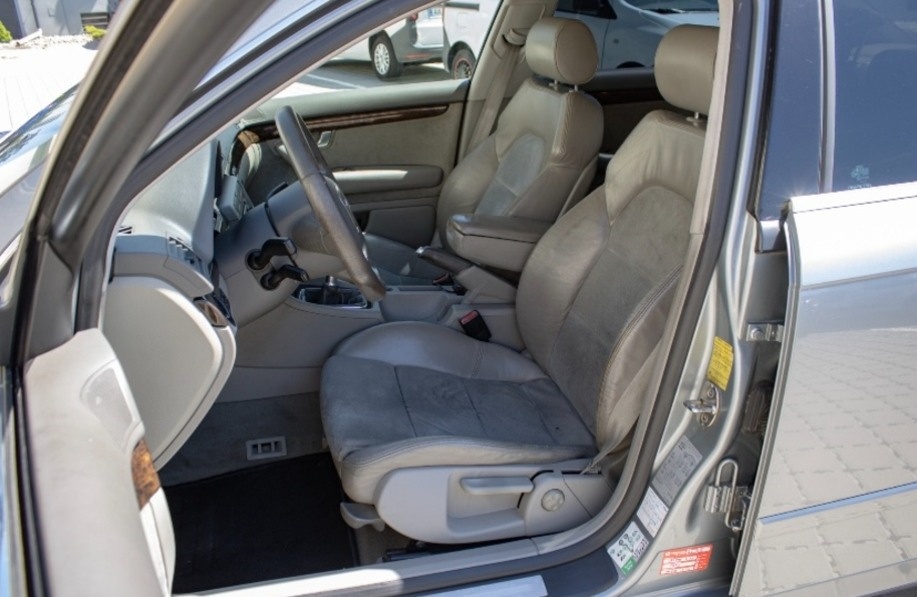 AUDI A4 2.0 TDI QUATTRO - 9