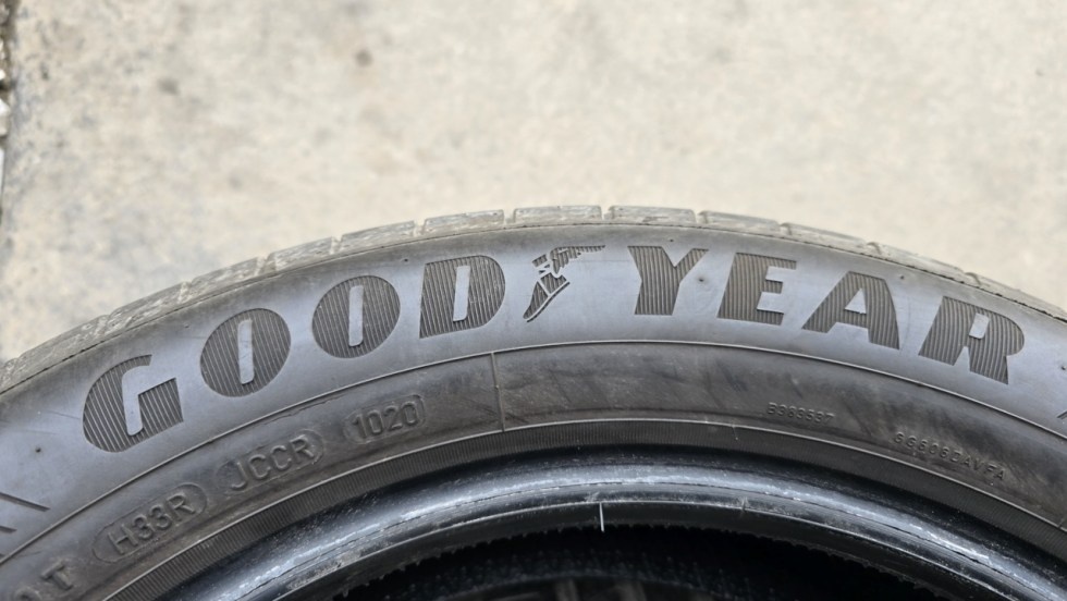 Letní pneu 215/55/17 Good Year - 9