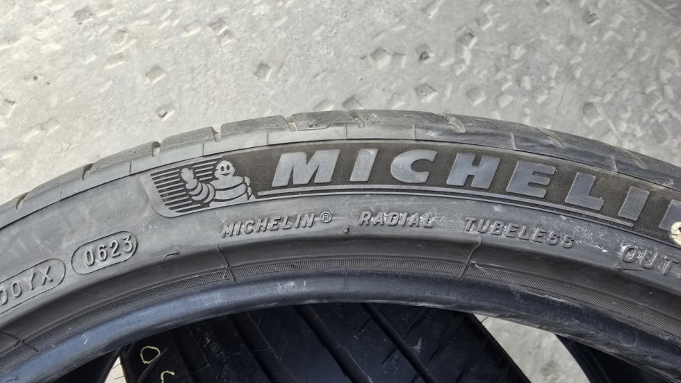 Letní pneu 305/30/21 Michelin - 9