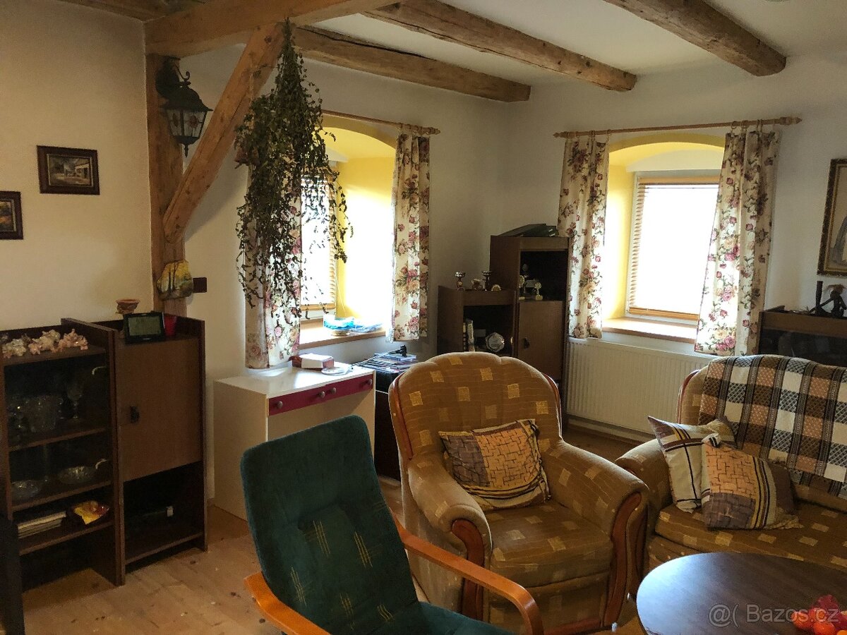 Prodej rodinného domu 170 m², pozemek 3 824 m², Bernartice. - 9