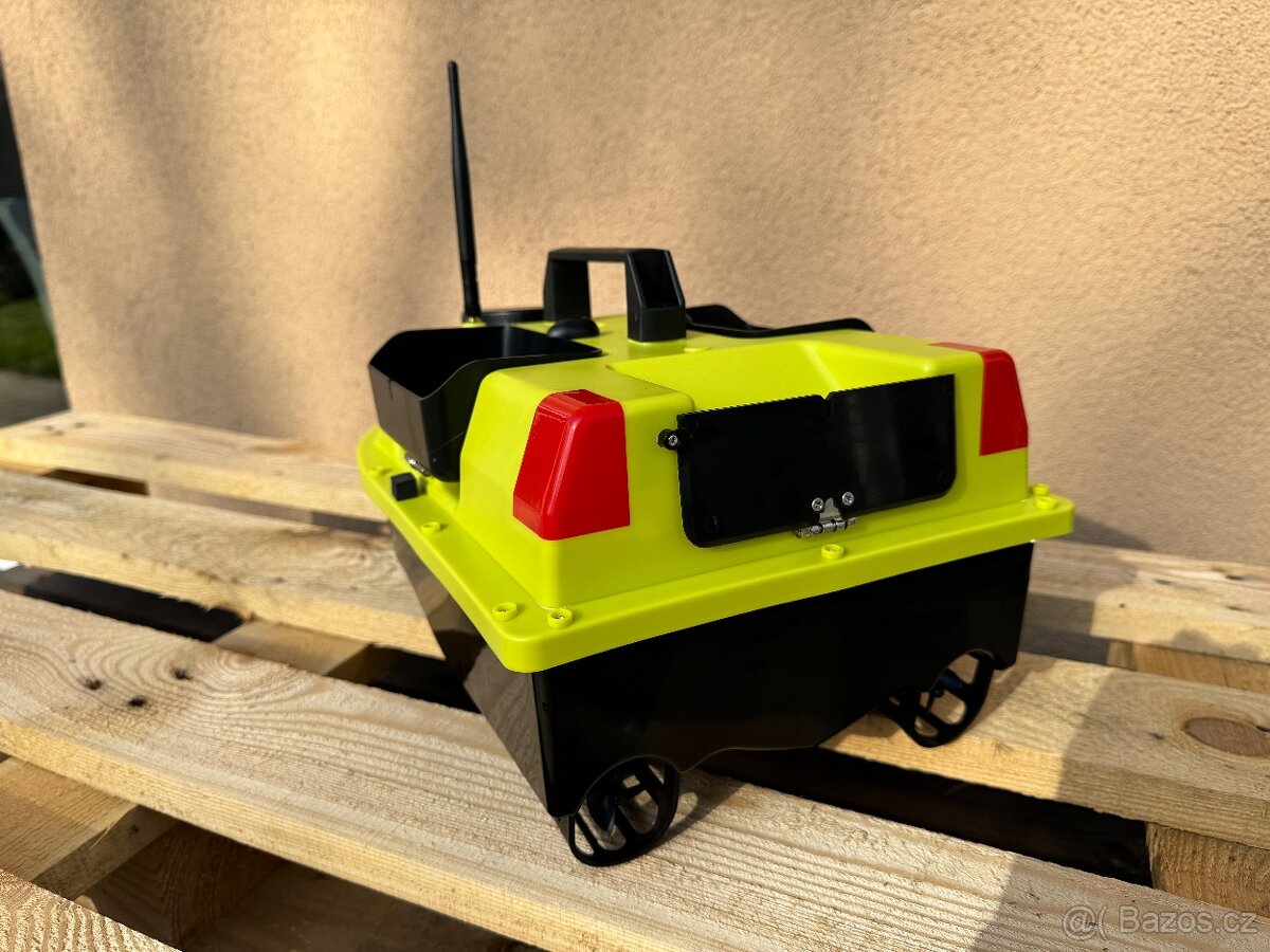 Nová zakrmovací loď s GPS, silná baterie + český návod - 9