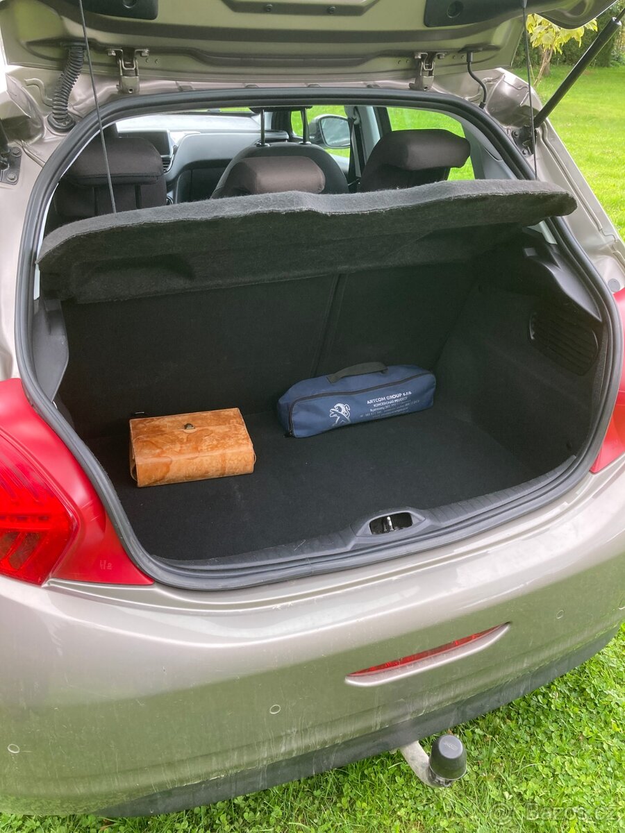 Peugeot 208 1,4 HDI 2015 ČR - 9