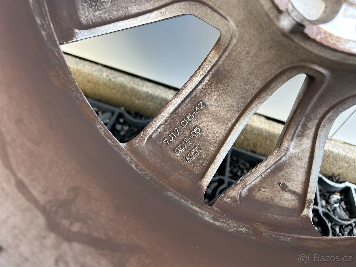 Sada alu kol 17" CHICAGO + pneu Michelin - 9