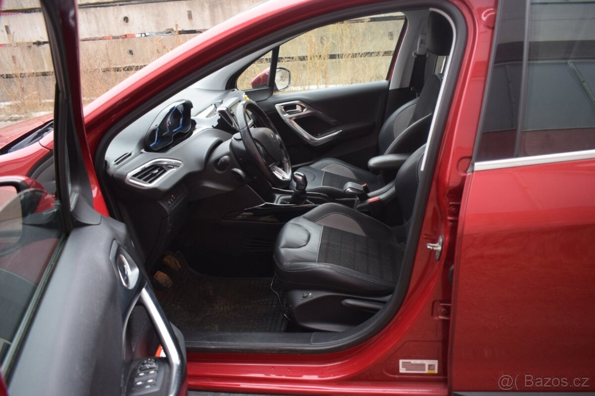 Peugeot 2008 1.2 PureTech ALLURE/VÝBAVA/MAN - 9