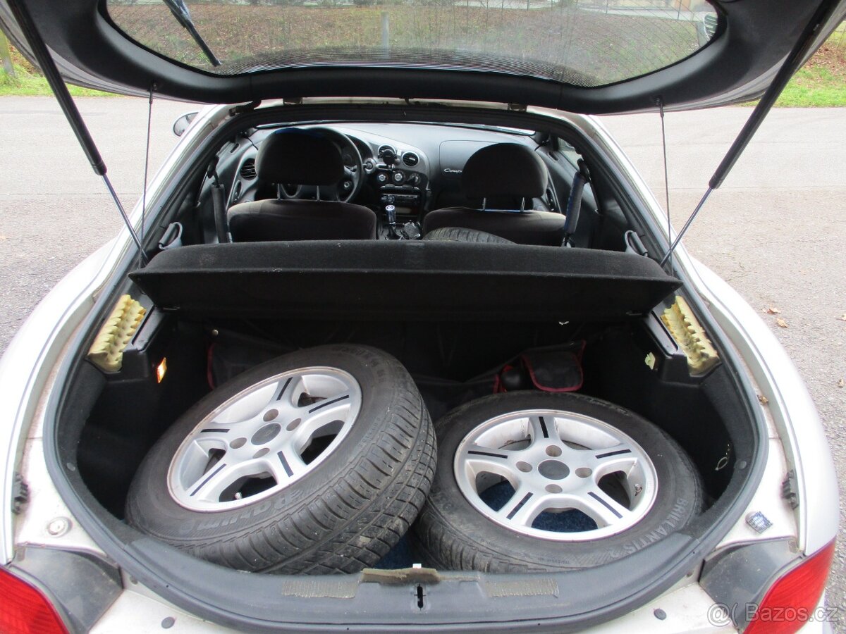 HYUNDAI LANTRA COUPE - 1.6 i - 9