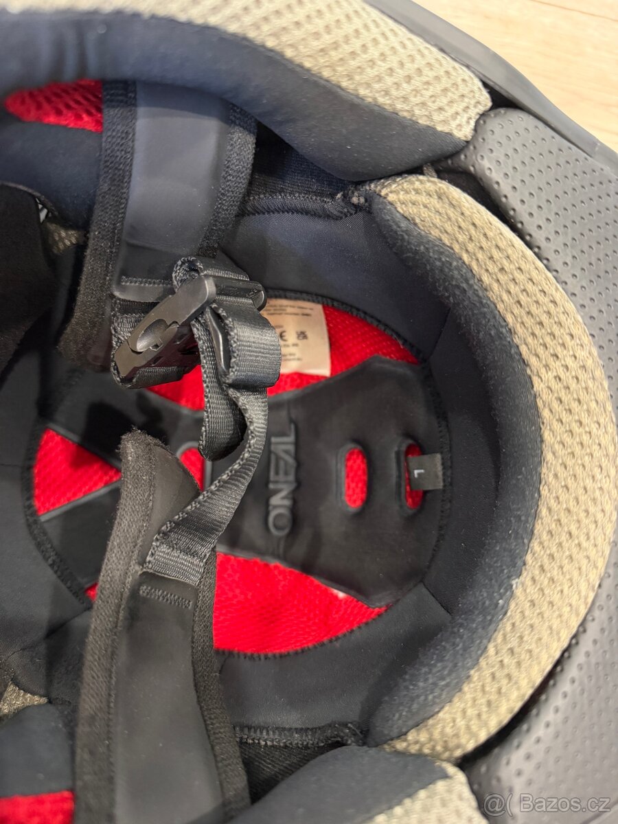 Motokrosová helma O’Neal + brýle + příslušenství - 9