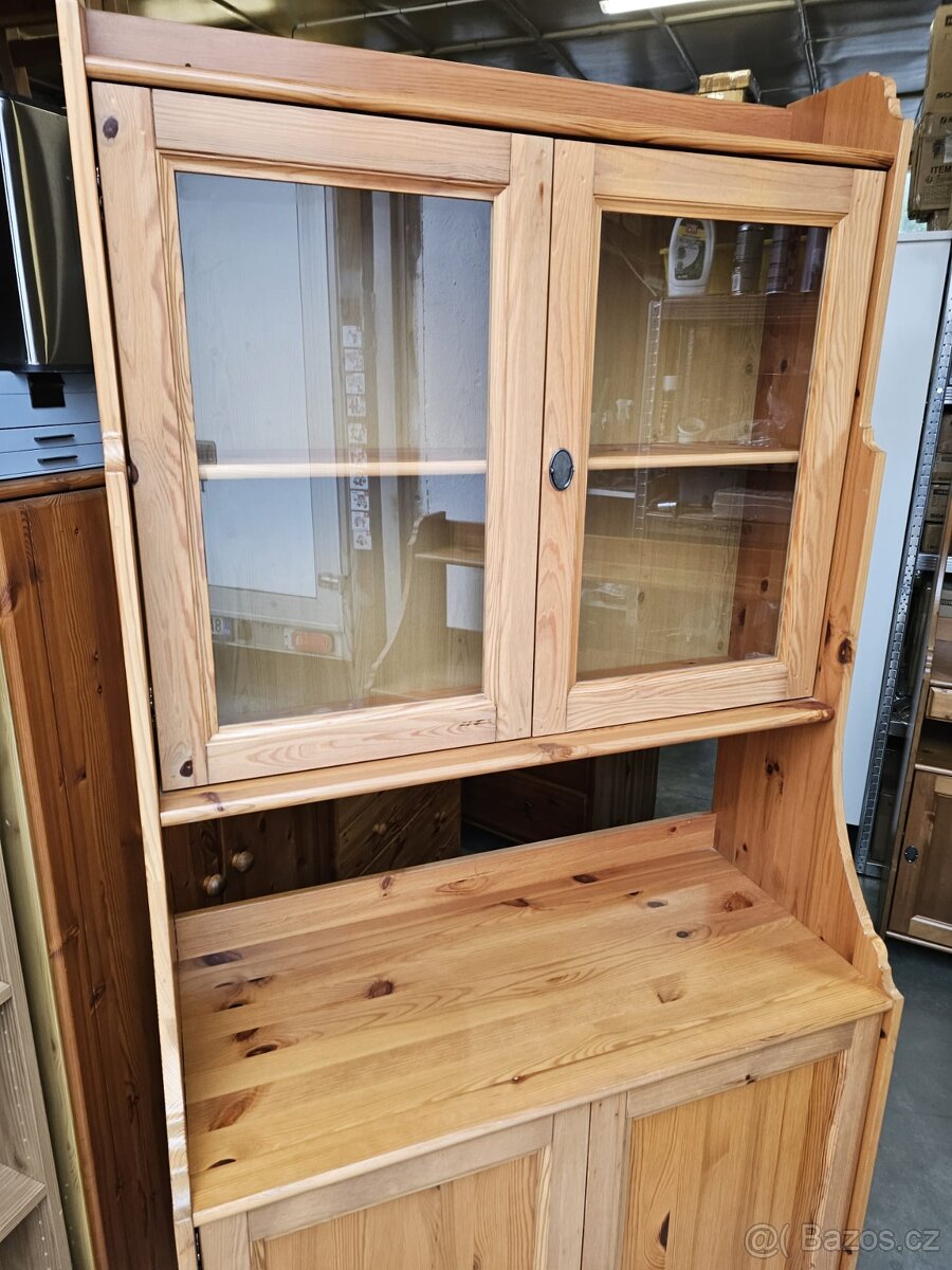 VITRÍNA IKEA LEKSVIK - 9