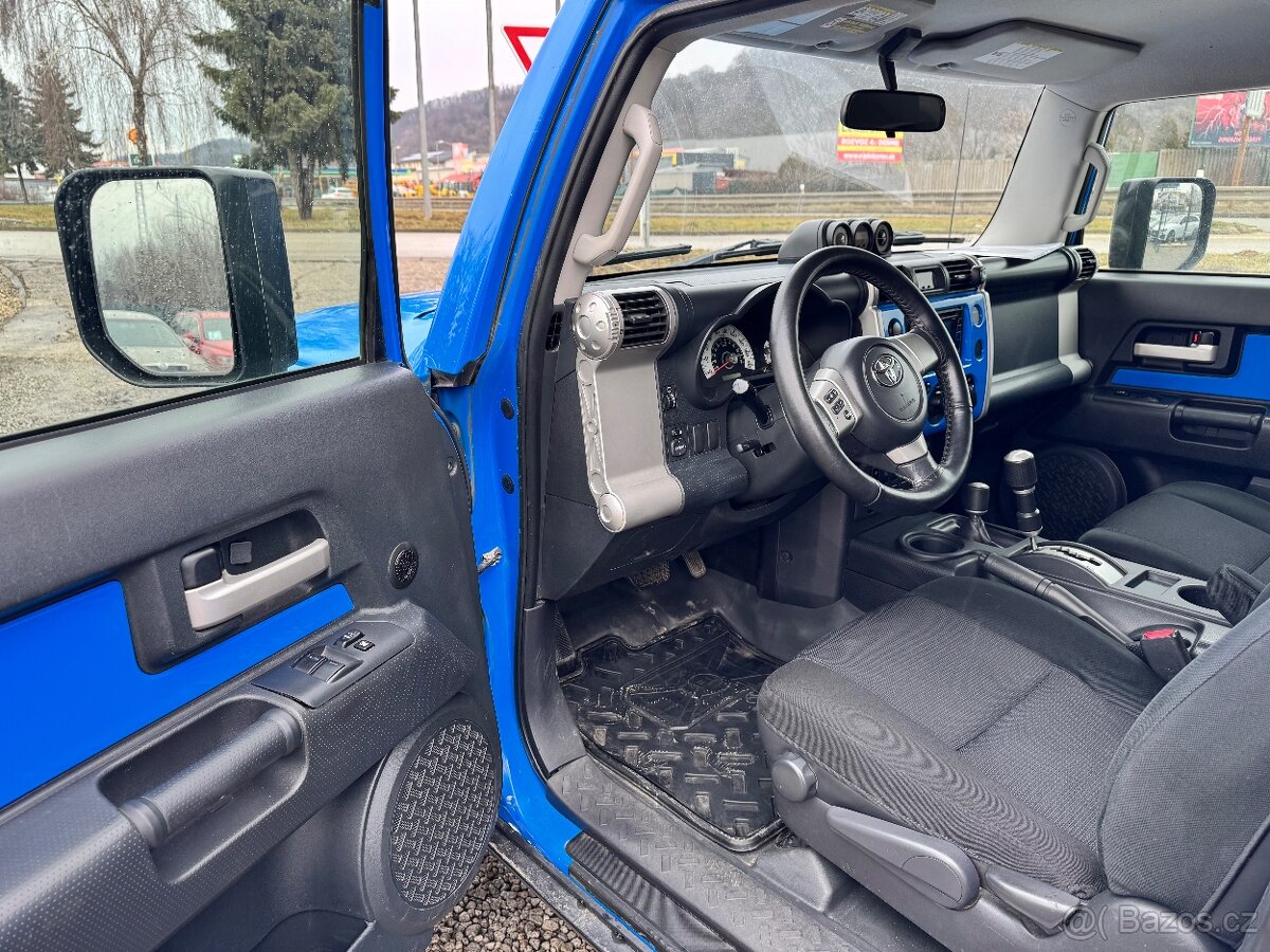 Toyota FJ Cruiser 4.0 - 9