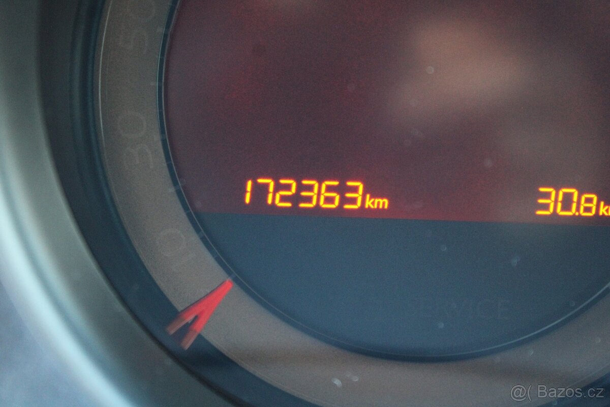 Citroën C4 1,6 HDi NOVÉ V ČR,2012 - 9