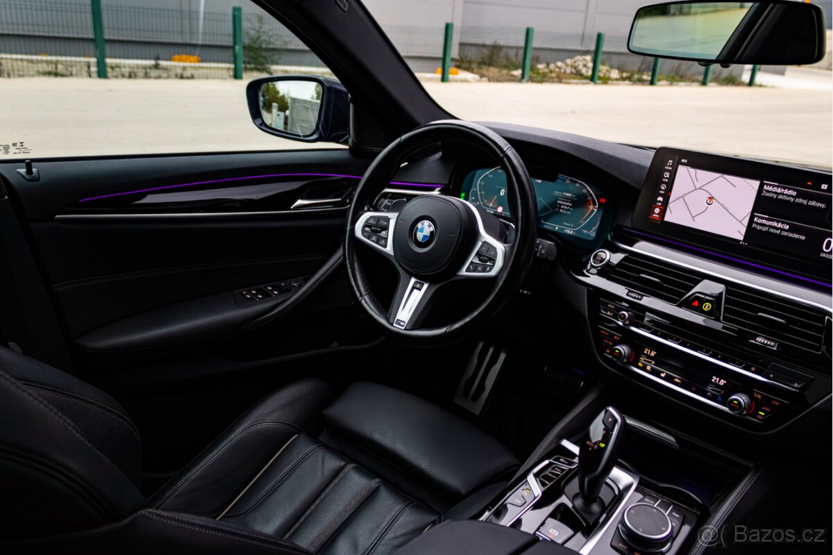 BMW 520d Touring / M Paket / HK Audio / TOP STAV / PANORÁMA - 9