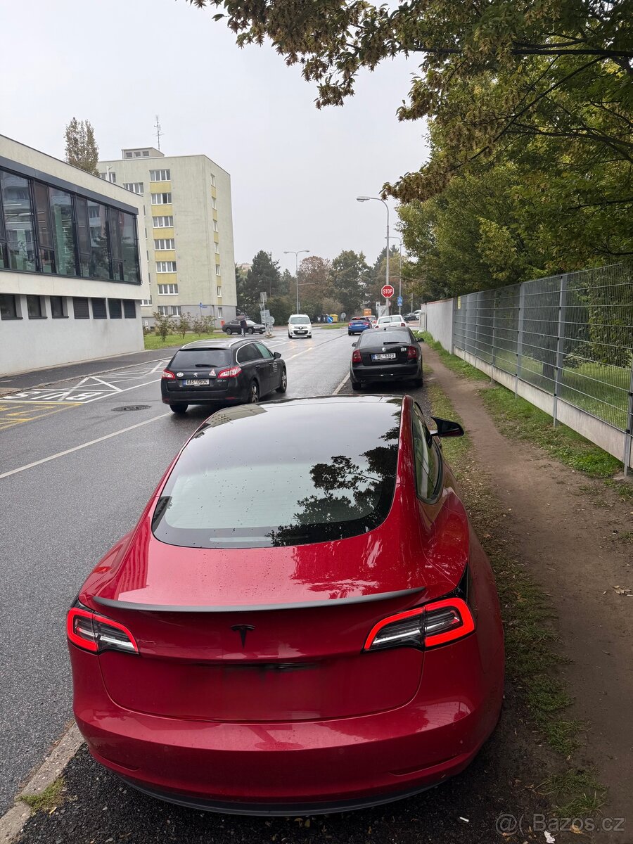 VYMĚNÍM Tesla Model 3 239kW Refresh ZA Tesla Model Y - 9