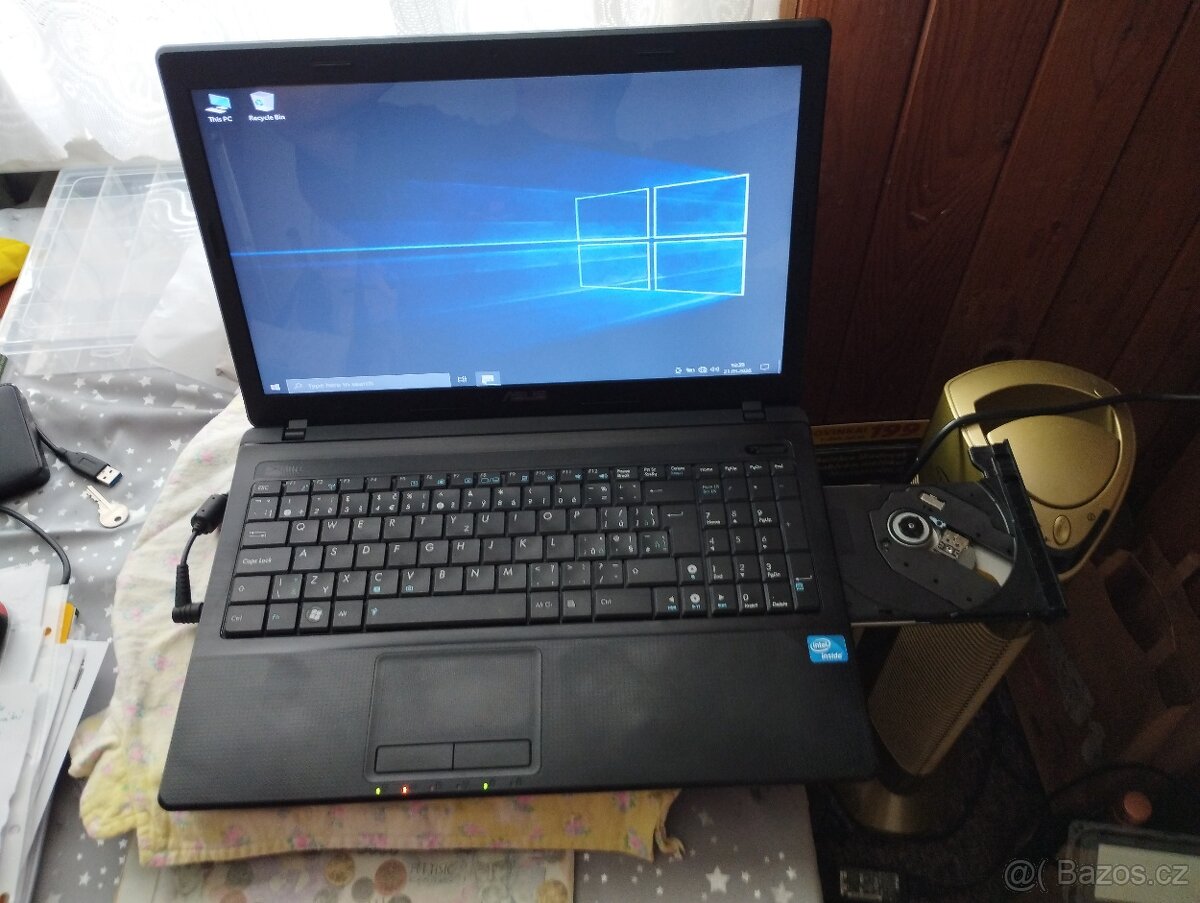 ASUS Notebook - 9