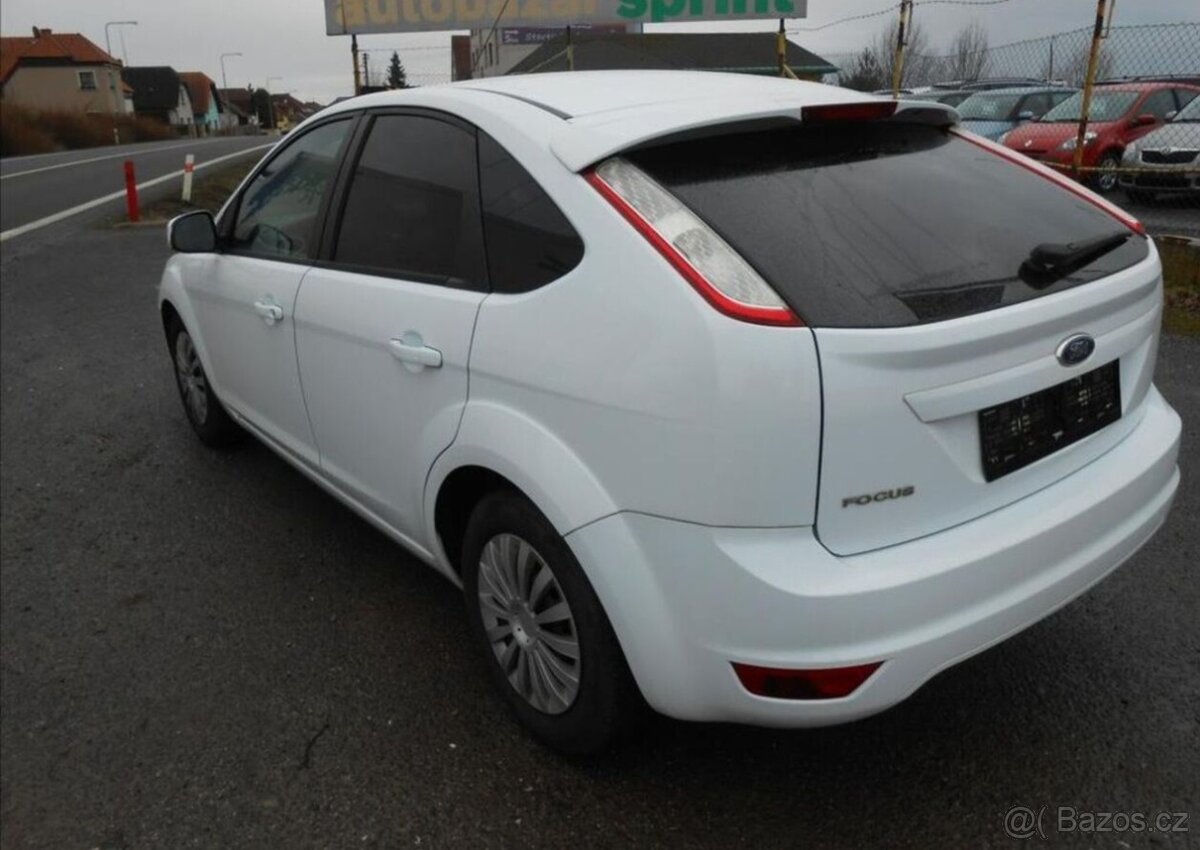 Ford Focus 1,6 74 kW KLIMA Serviska benzín - 9