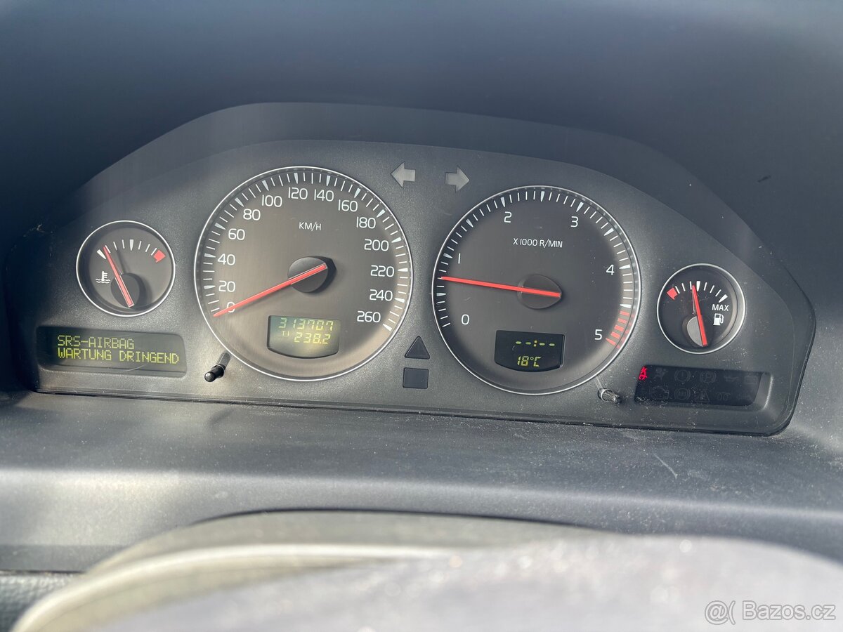 Volvo S60 2.4D 96kW - 9