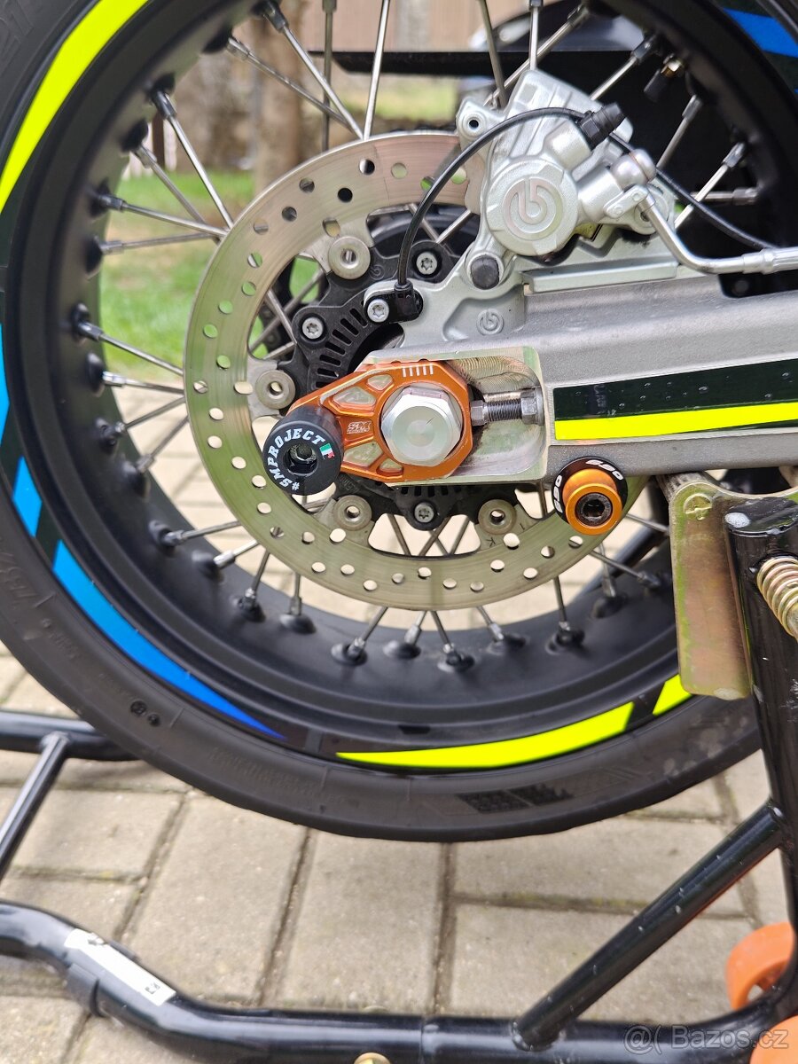 KTM 690 SMC R 2022 - 9