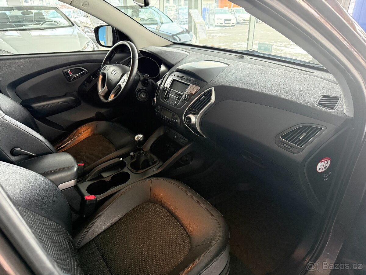 Hyundai ix35 1,7 CRDI,SERVISKA,ČR,TAŽNÉ - 9