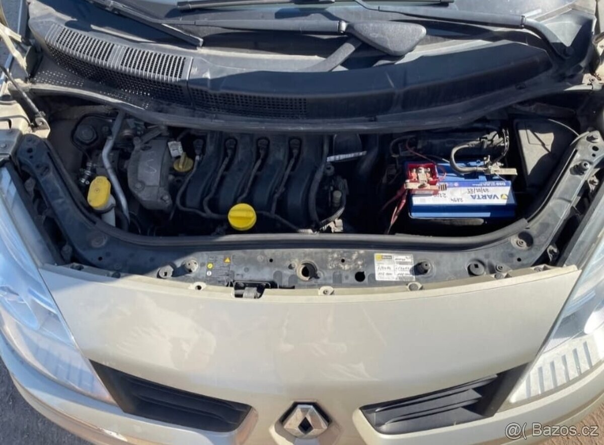 Renault Scénic 1.6 - 9