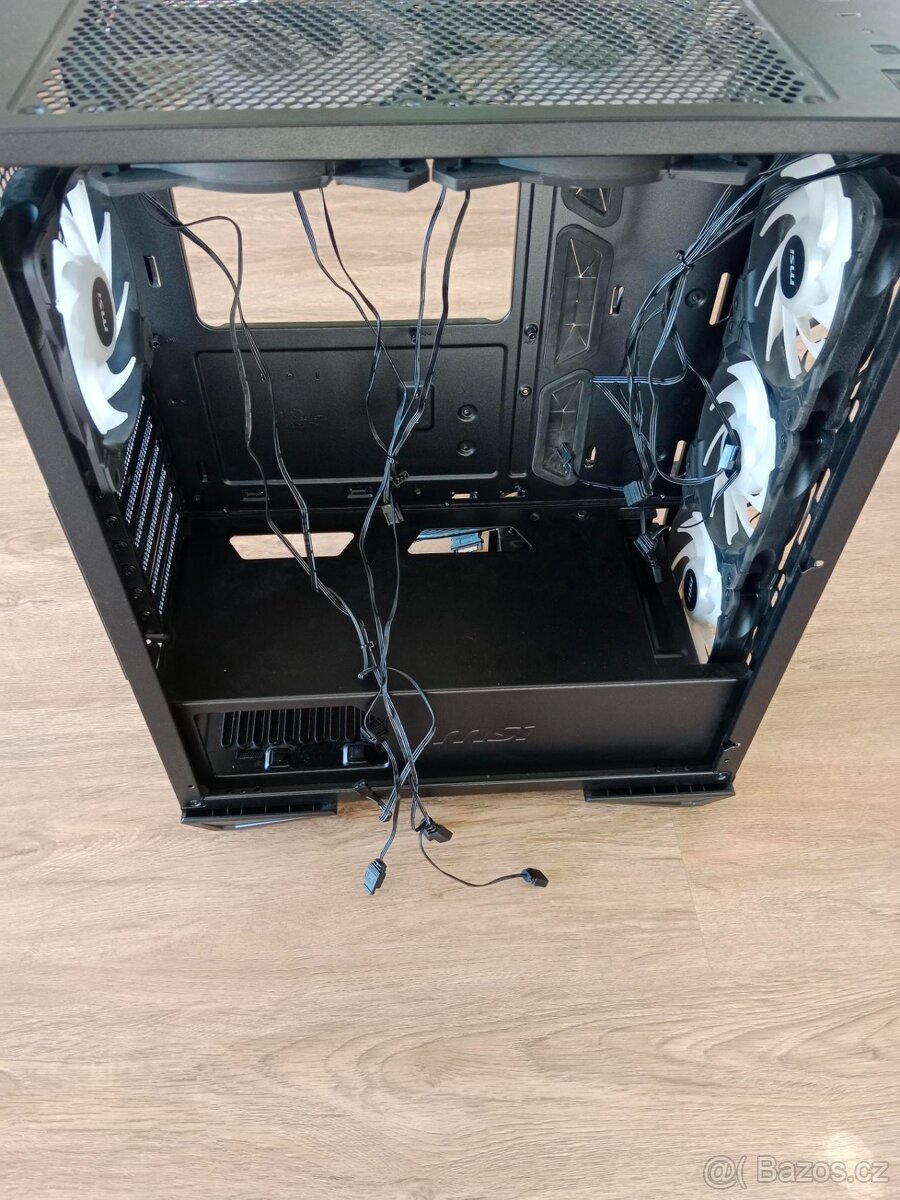 MSI skříň MPG GUNGNIR 110R - 9
