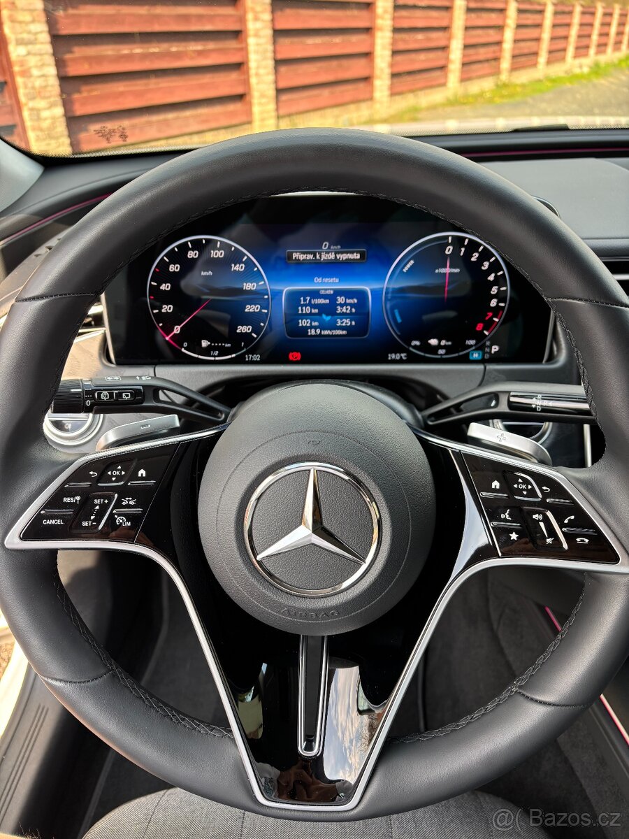 Mercedes E 300e - 9