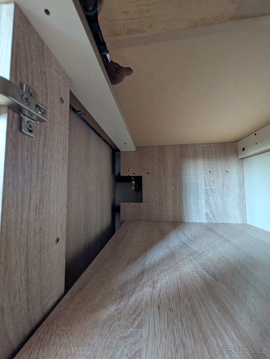 Rohová kuchyňská linka se spotřebiči - 9