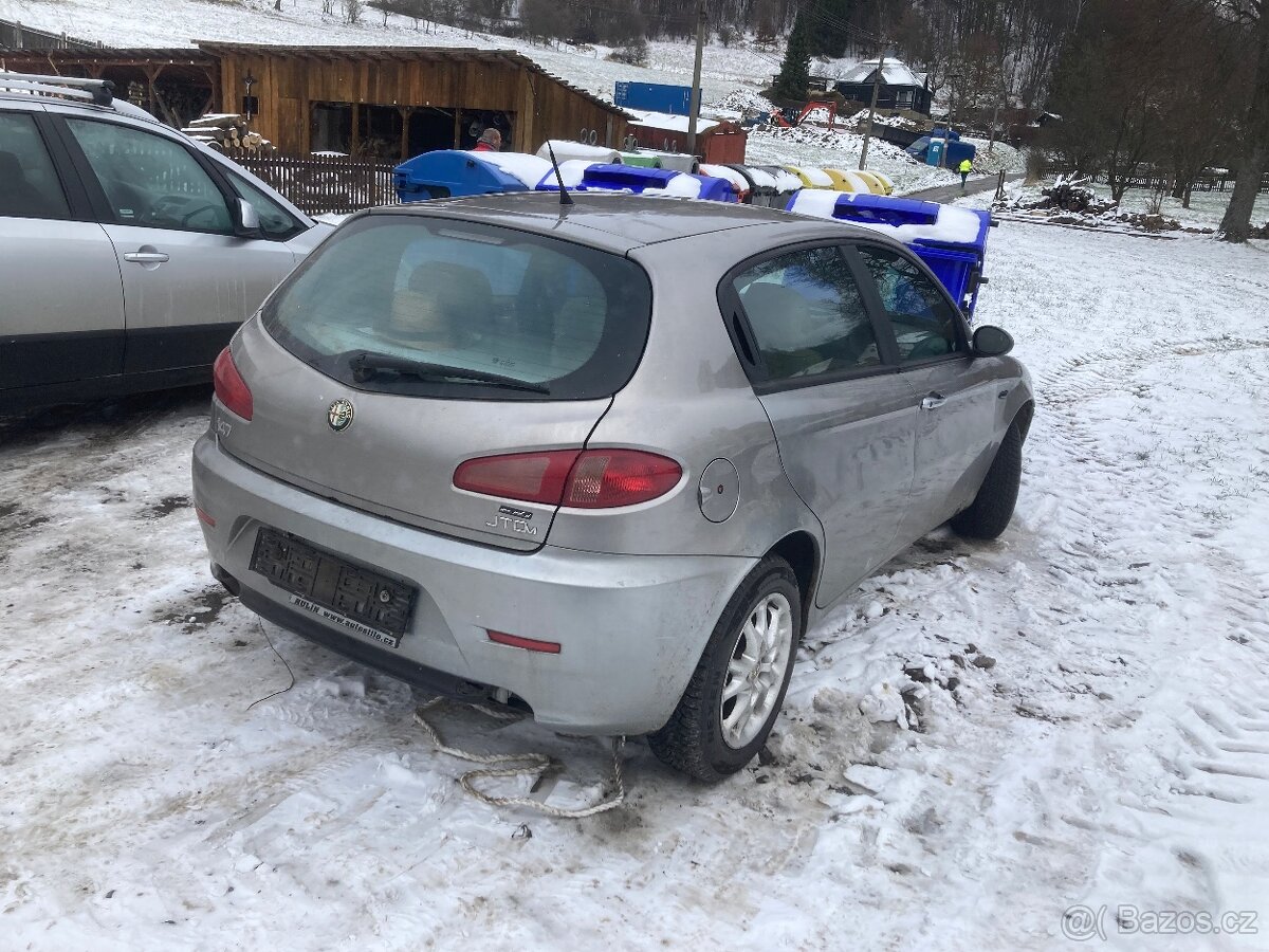 Alfa Romeo 147 1.9 JTDM ND - 9