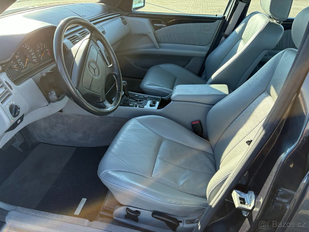 Mercedes Benz E 320 V6 W210 - 9