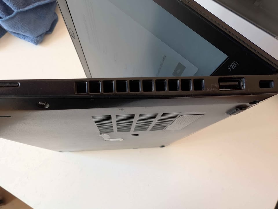 Lenovo ThinkPad X280 - 9
