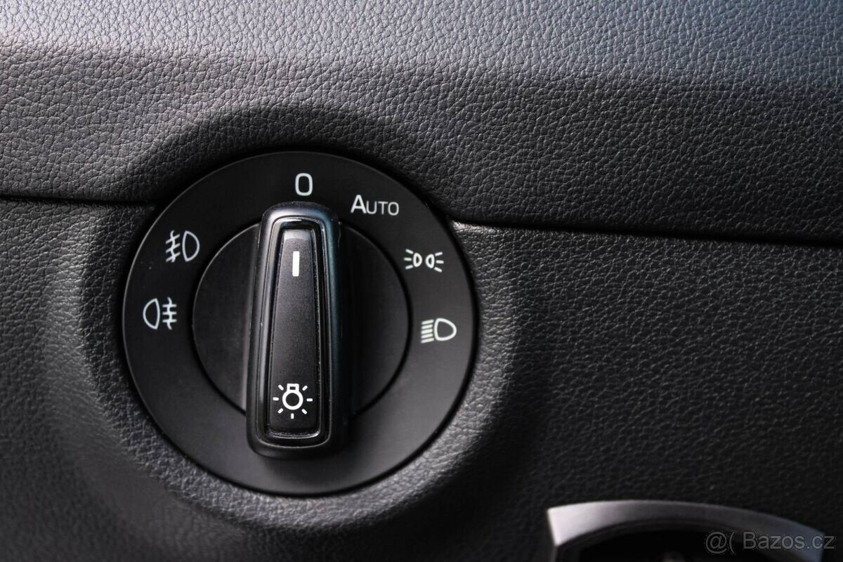 Škoda Octavia Combi 2.0 TDI DPF RS DSG - 9