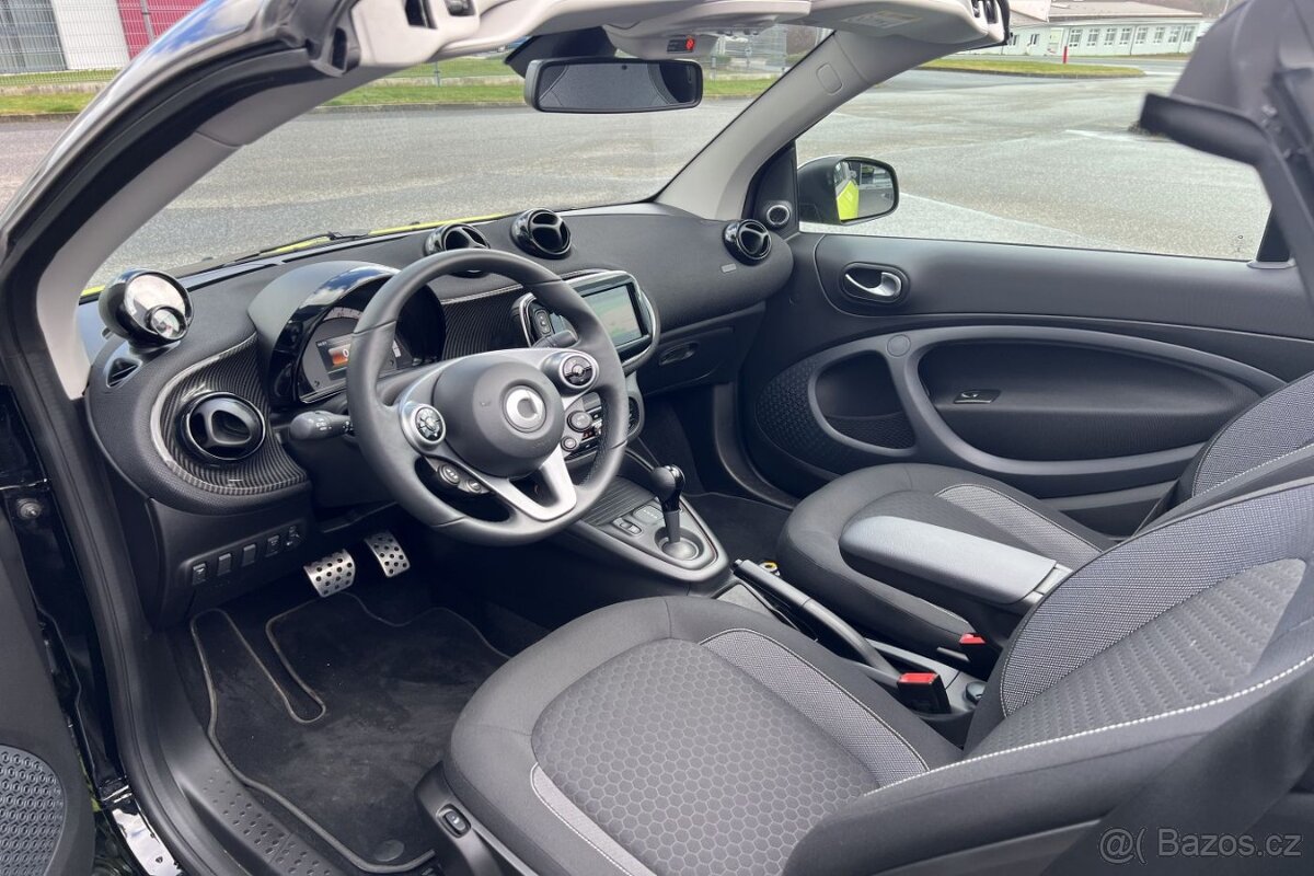 Prodám Smart Fortwo EQ Cabrio Passion JBL - 9